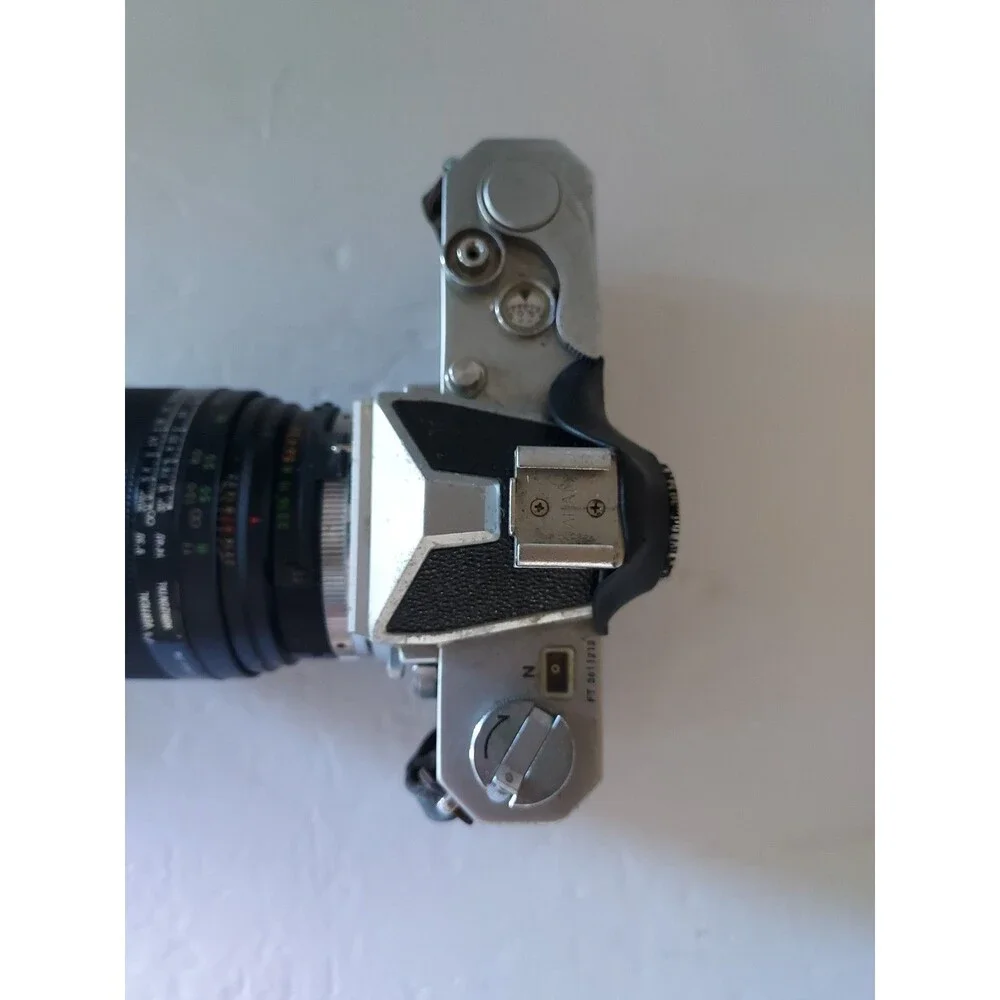 Japan Nikon NIKKORMAT FT 35mm camera with Sigma Telemax 1:2.8 73120781 Lens